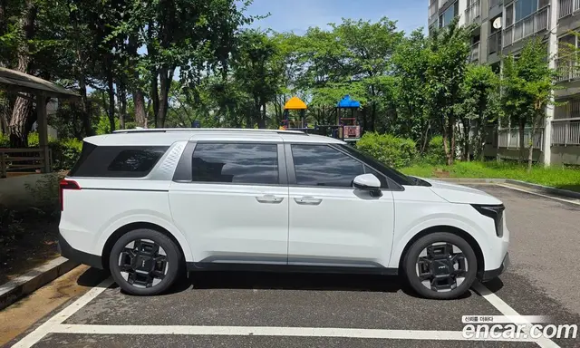 Kia Carnival 2026 1.6 автомат (гидро), миниатюра 3