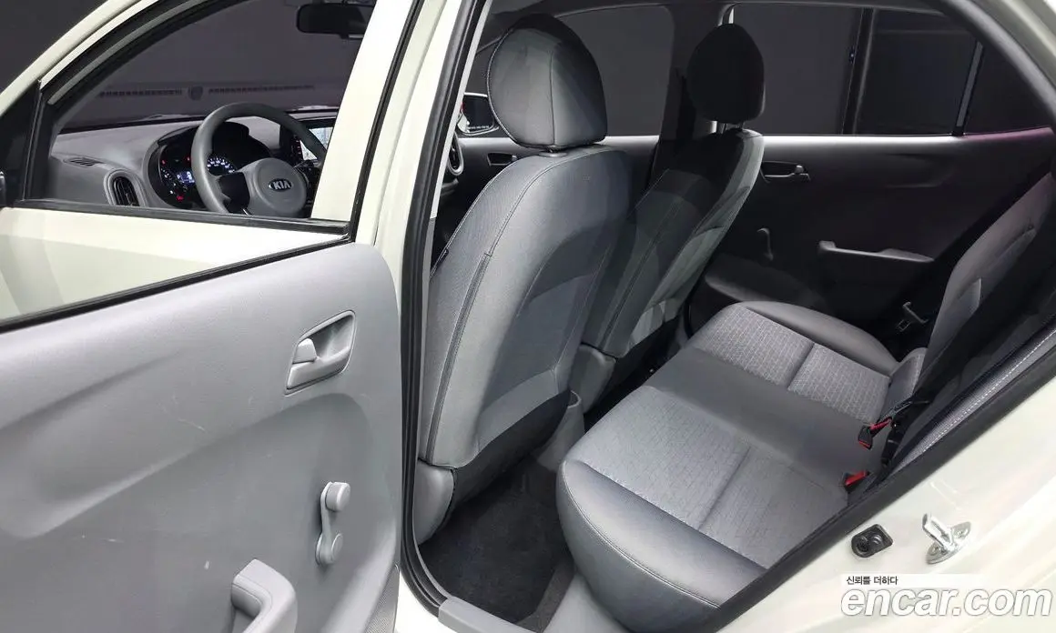 Kia Morning 2018 1.0 автомат (гидро), фото 18