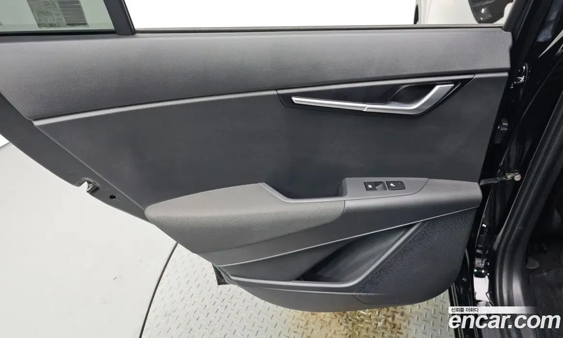 Kia Niro 2023 0.1 автомат (гидро), фото 14