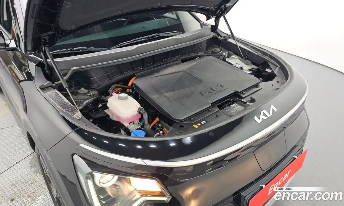 Kia Niro 2023 0.1 автомат (гидро), фото 5