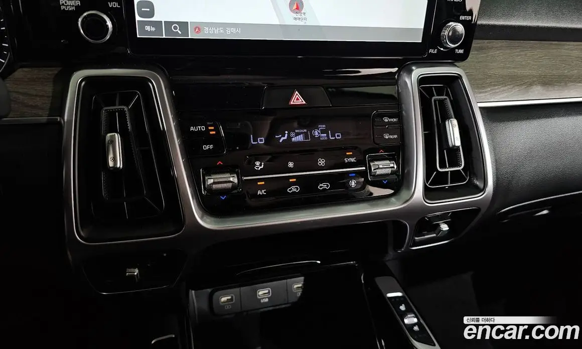 Kia Sorento 2023 2.2 автомат (гидро), фото 31