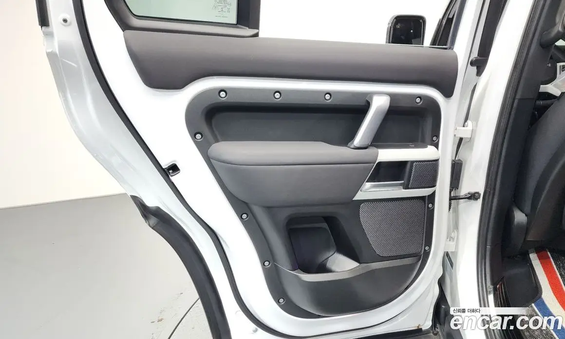 Land Rover Defender 2022 2.0 автомат (гидро), фото 14