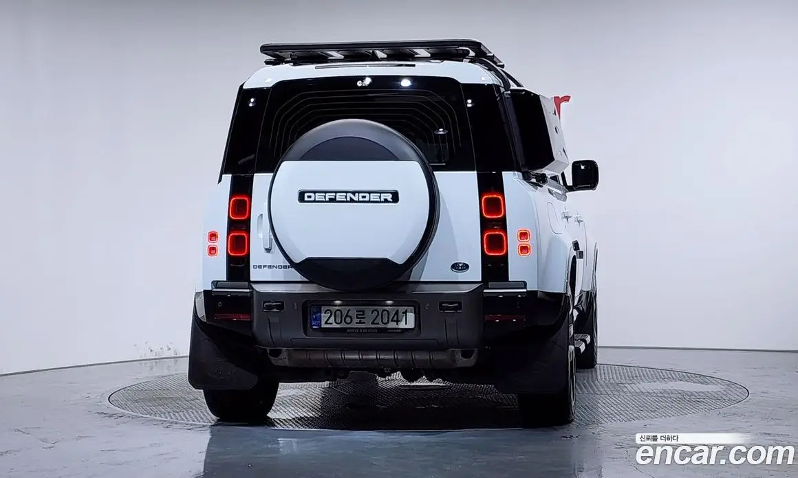 Land Rover Defender 2022 2.0 автомат (гидро), фото 3