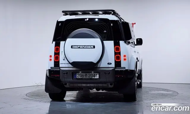 Land Rover Defender 2022 2.0 автомат (гидро), миниатюра 3