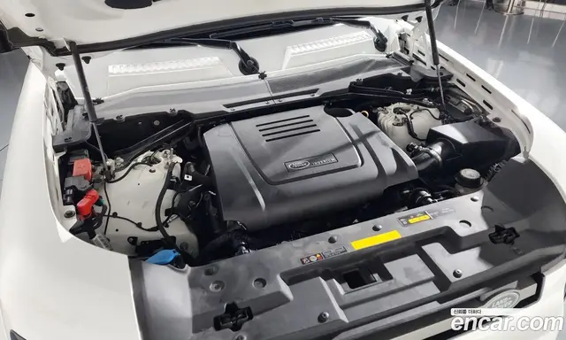 Land Rover Defender 2022 2.0 автомат (гидро), миниатюра 5
