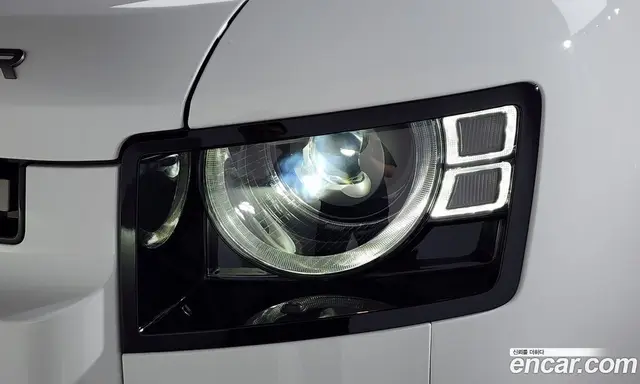 Land Rover Defender 2022 2.0 автомат (гидро), миниатюра 7