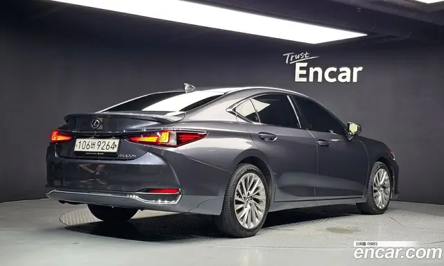 Lexus ES 2023 2.5 автомат (гидро), миниатюра 2