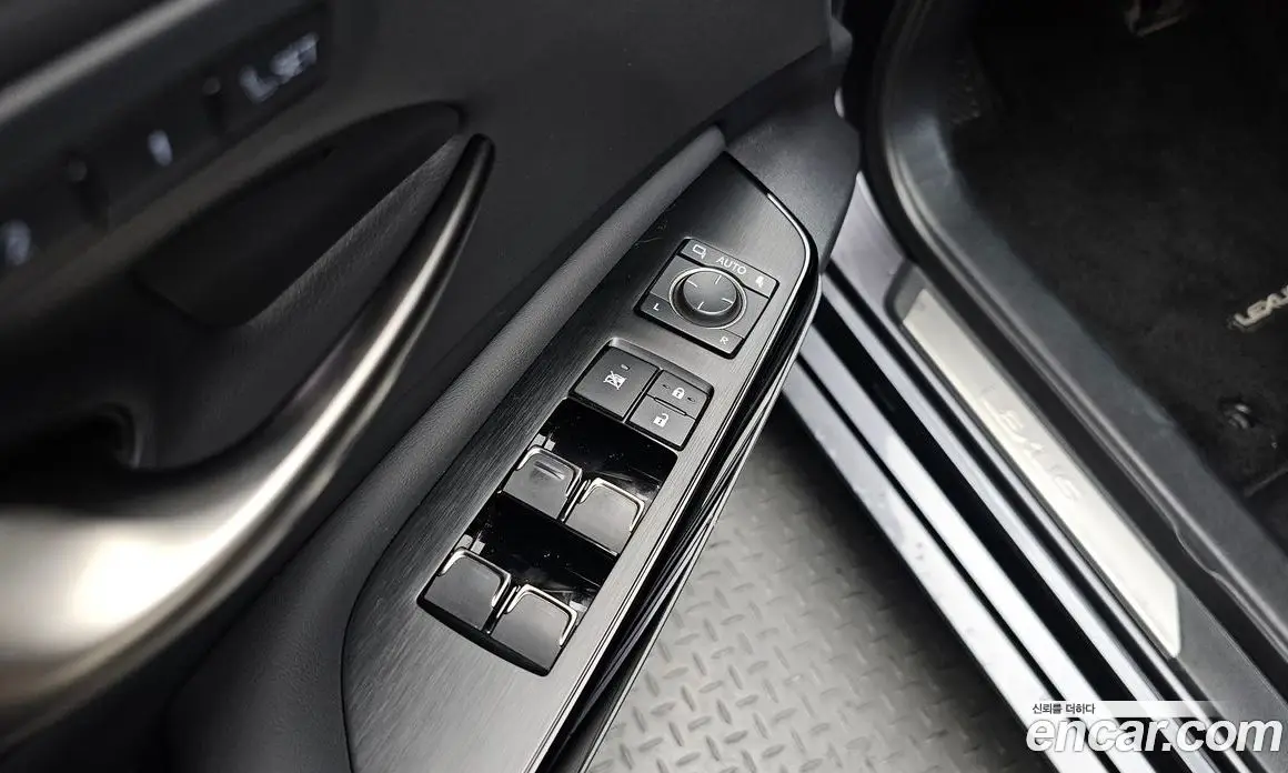Lexus ES 2023 2.5 автомат (гидро), фото 18
