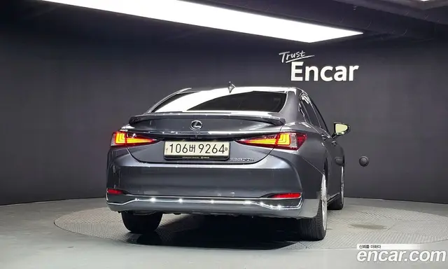Lexus ES 2023 2.5 автомат (гидро), миниатюра 4