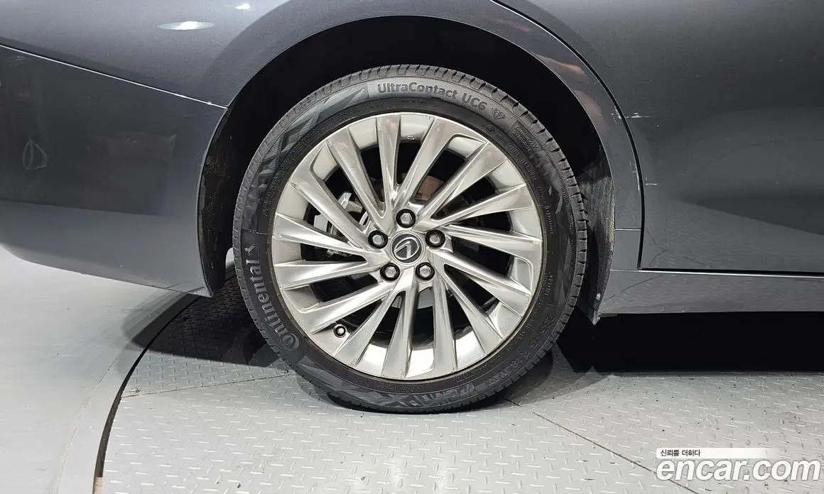 Lexus ES 2023 2.5 автомат (гидро), фото 5