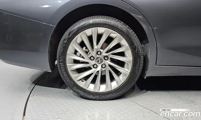 Lexus ES 2023 2.5 автомат (гидро), миниатюра 5