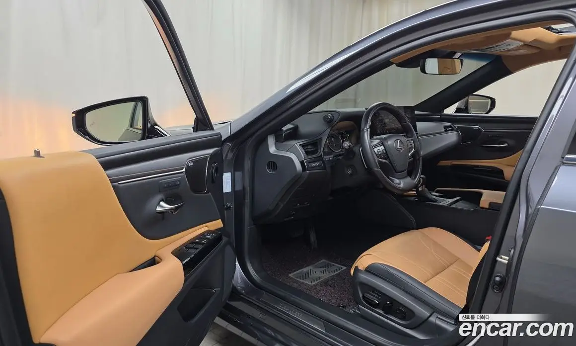 Lexus ES 2024 2.5 автомат (гидро), фото 13