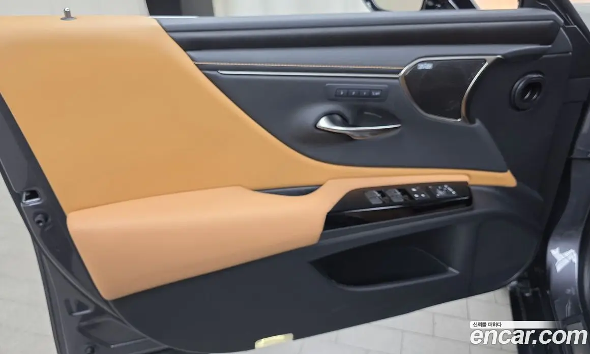 Lexus ES 2024 2.5 автомат (гидро), фото 14