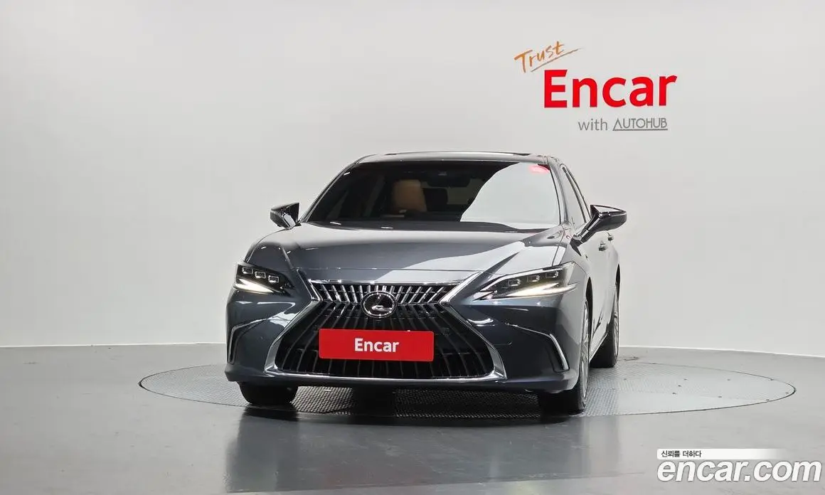 Lexus ES 2024 2.5 автомат (гидро), фото 3