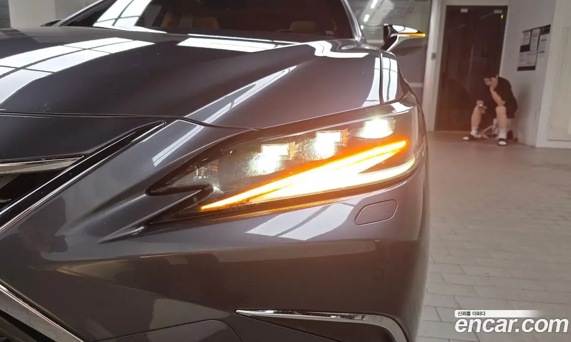 Lexus ES 2024 2.5 автомат (гидро), фото 8