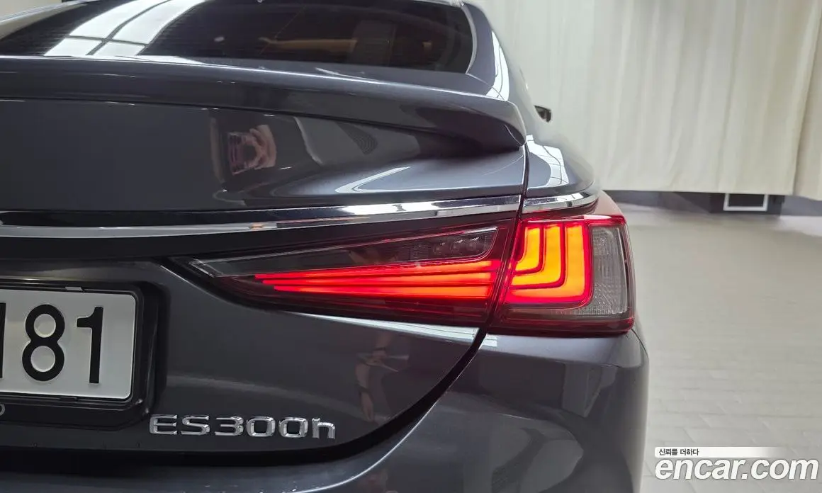 Lexus ES 2024 2.5 автомат (гидро), фото 9