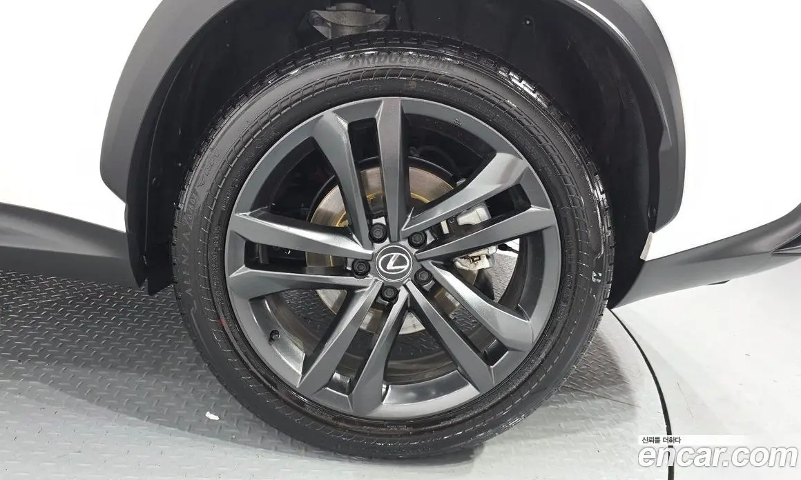 Lexus NX 2025 2.5 автомат (гидро), фото 4