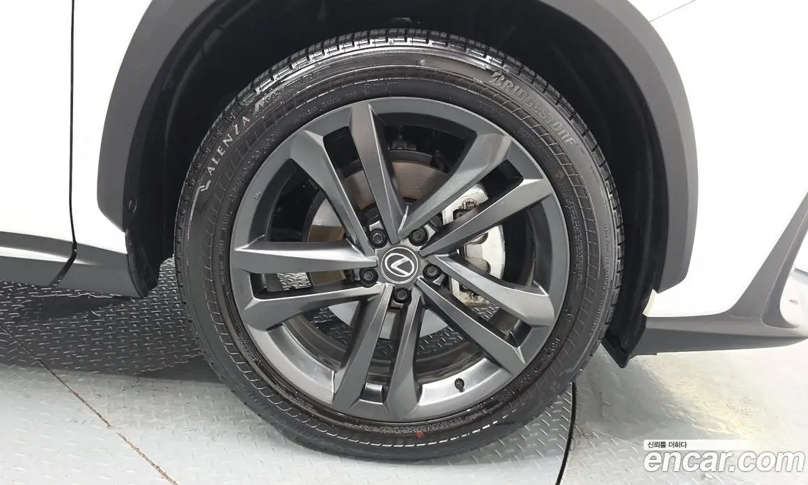 Lexus NX 2025 2.5 автомат (гидро), фото 6