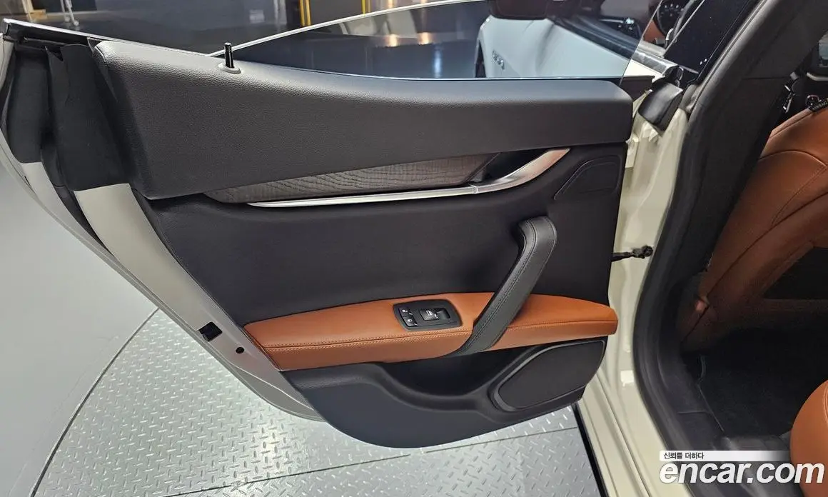 Maserati Ghibli 2016 3.0 автомат (гидро), фото 14