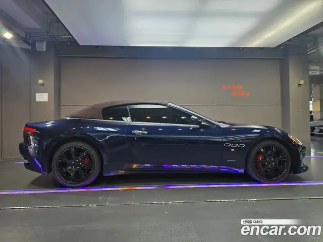 Maserati Gran Cabrio 2010 4.7 автомат (гидро), миниатюра 3
