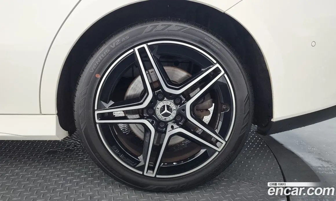 Mercedes-Benz CLA-Class 2023 2.0 автомат (гидро), фото 7