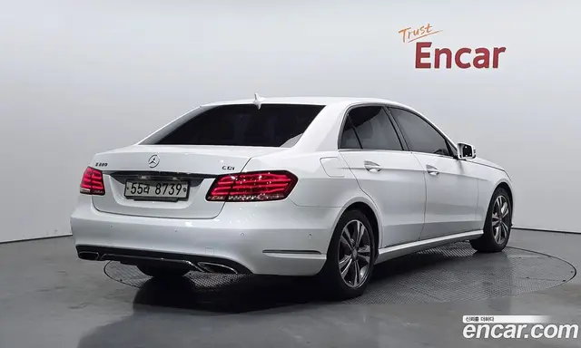 Mercedes-Benz E-Class 2014 2.1 автомат (гидро), миниатюра 1