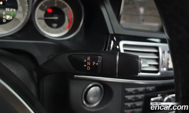 Mercedes-Benz E-Class 2014 2.1 автомат (гидро), миниатюра 11