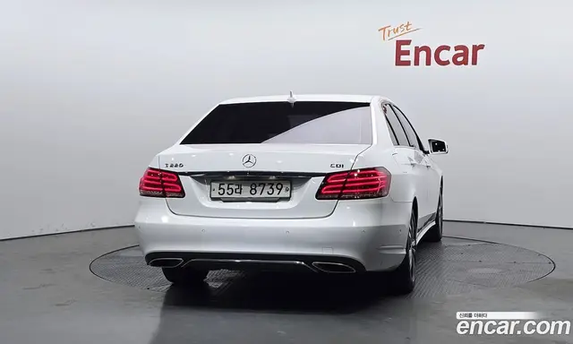 Mercedes-Benz E-Class 2014 2.1 автомат (гидро), миниатюра 3