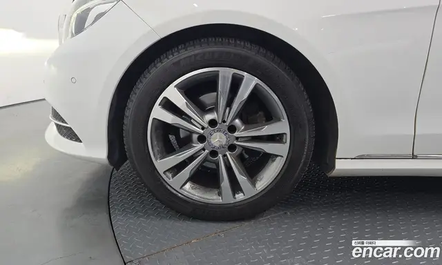 Mercedes-Benz E-Class 2014 2.1 автомат (гидро), миниатюра 4