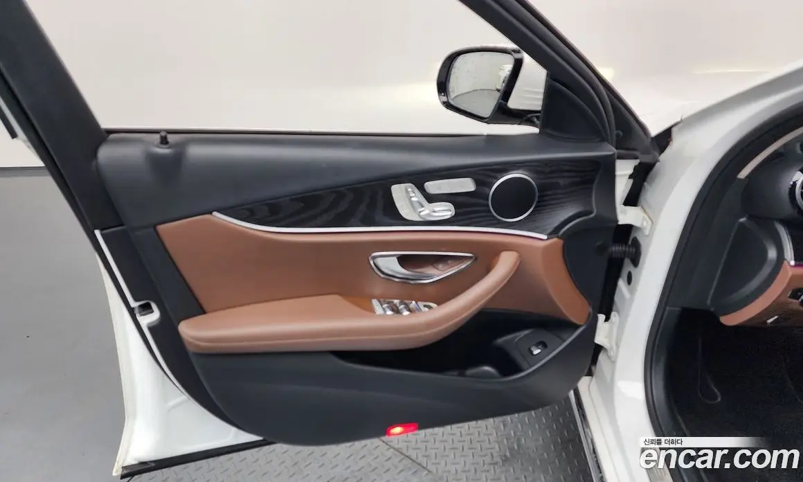 Mercedes-Benz E-Class 2017 1.9 автомат (гидро), фото 13