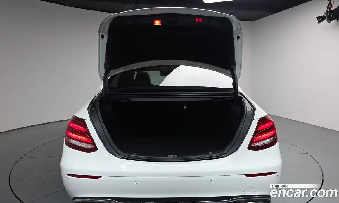 Mercedes-Benz E-Class 2018 2.0 автомат (гидро), фото 25