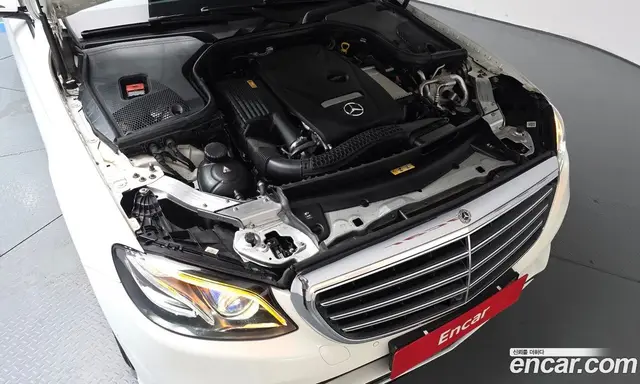 Mercedes-Benz E-Class 2018 2.0 автомат (гидро), миниатюра 5
