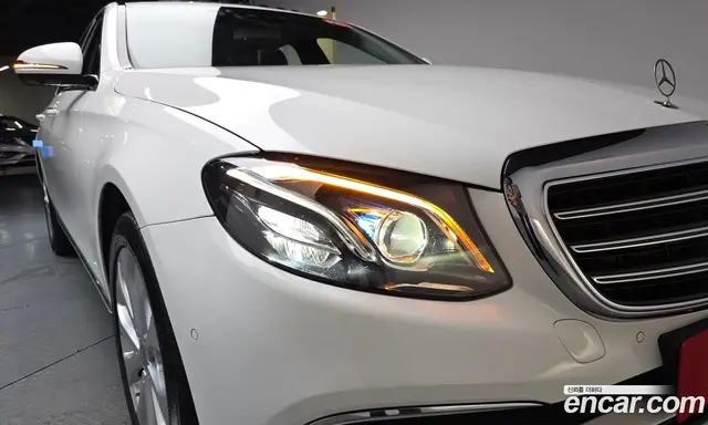 Mercedes-Benz E-Class 2018 2.0 автомат (гидро), миниатюра 7