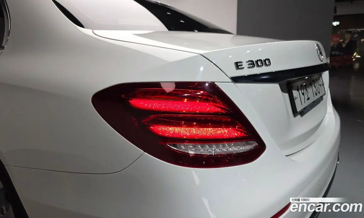 Mercedes-Benz E-Class 2018 2.0 автомат (гидро), фото 8