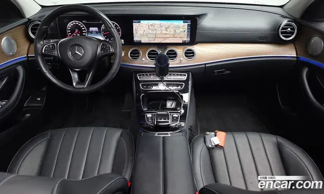 Mercedes-Benz E-Class 2018 2.0 автомат (гидро), миниатюра 9