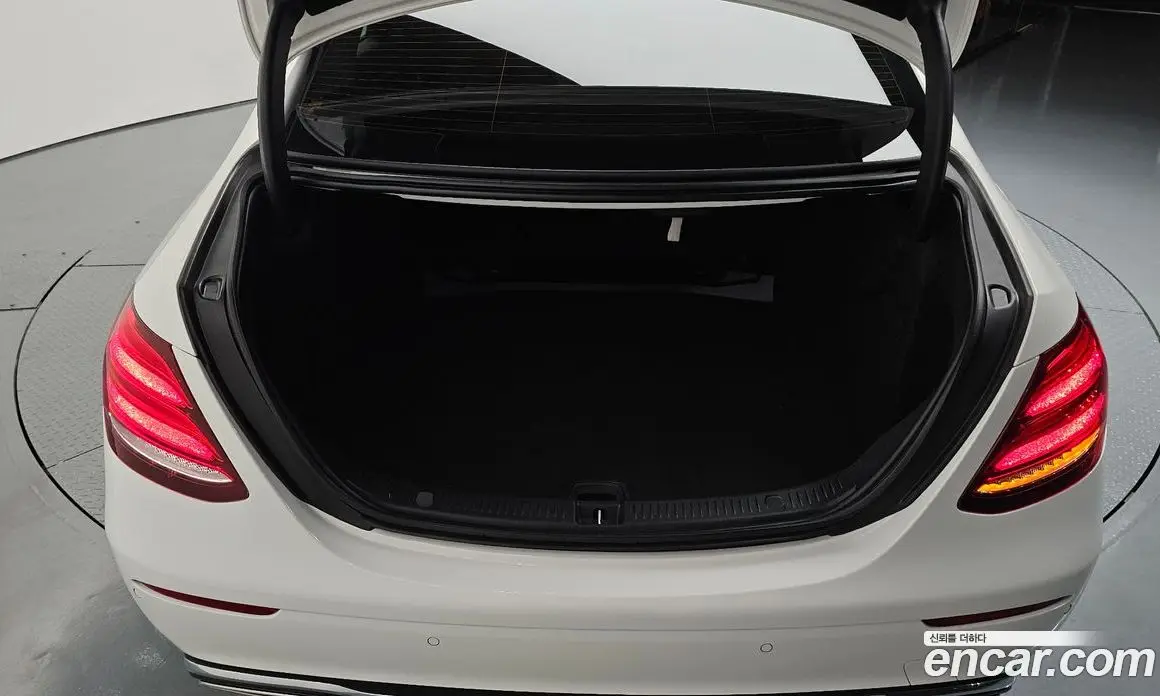 Mercedes-Benz E-Class 2019 2.0 автомат (гидро), фото 33