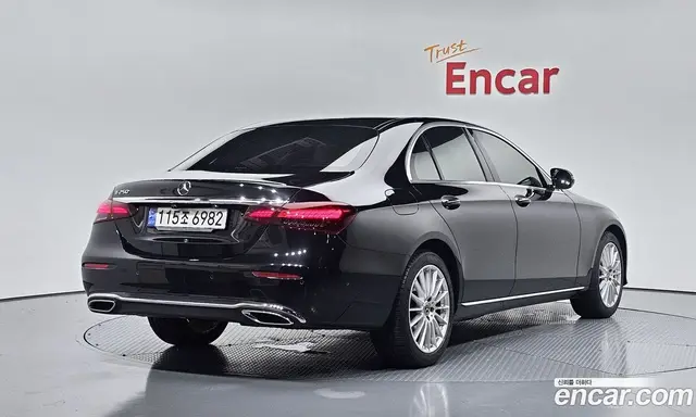 Mercedes-Benz E-Class 2020 2.0 автомат (гидро), миниатюра 1