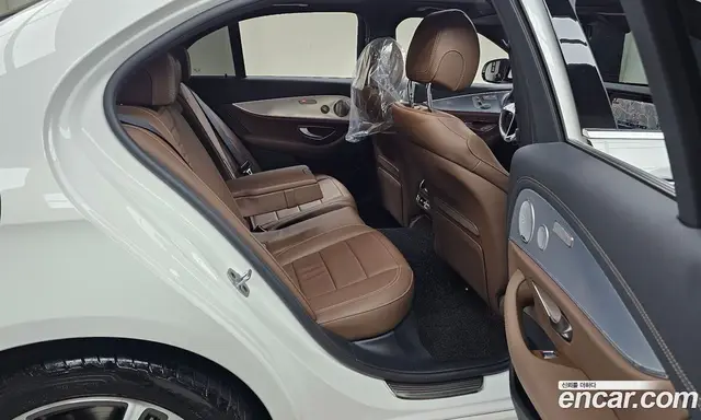 Mercedes-Benz E-Class 2021 2.0 автомат (гидро), миниатюра 12