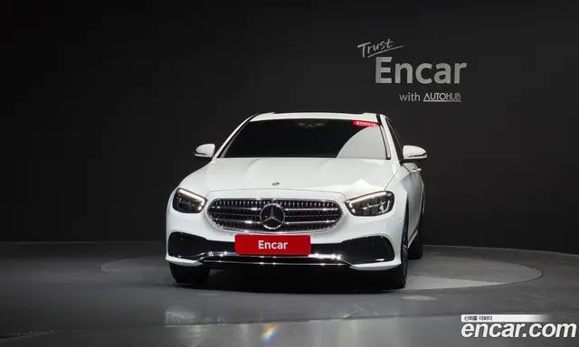 Mercedes-Benz E-Class 2022 2.0 автомат (гидро), миниатюра 2