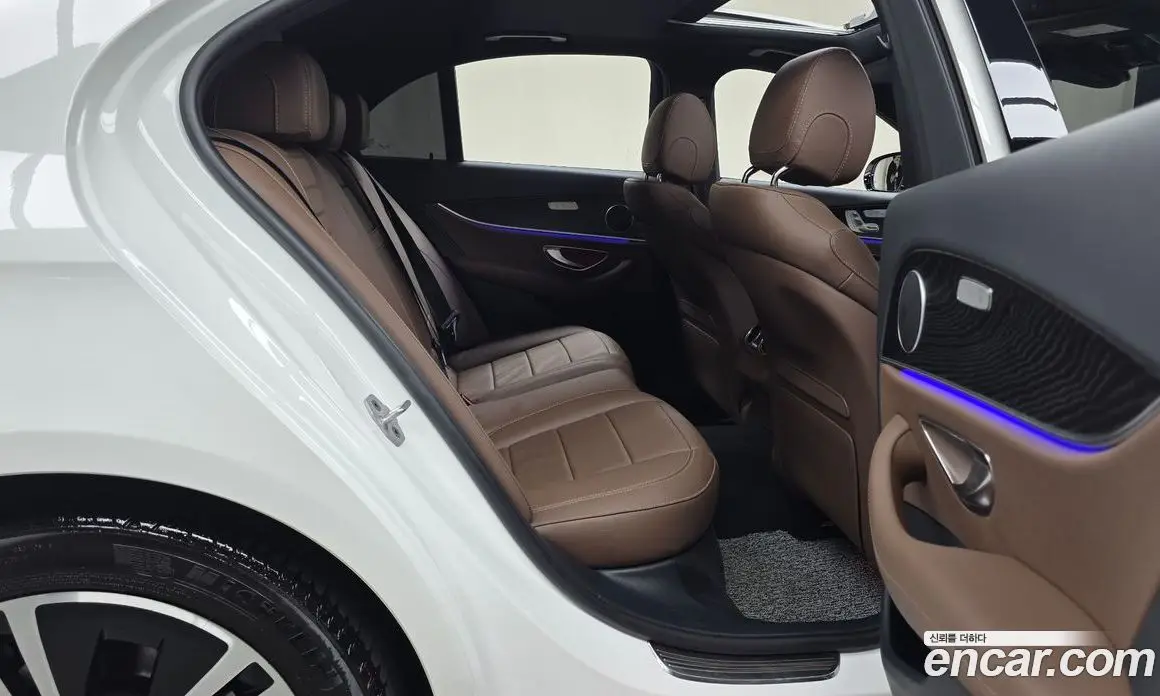 Mercedes-Benz E-Class 2022 2.0 автомат (гидро), фото 16