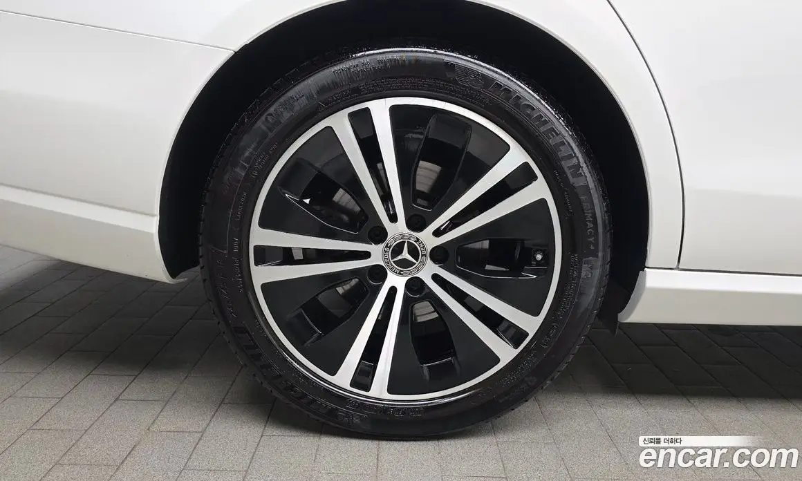 Mercedes-Benz E-Class 2022 2.0 автомат (гидро), фото 4