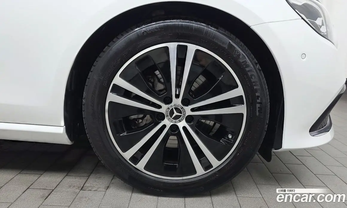 Mercedes-Benz E-Class 2022 2.0 автомат (гидро), фото 6