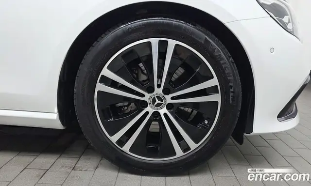 Mercedes-Benz E-Class 2022 2.0 автомат (гидро), миниатюра 6
