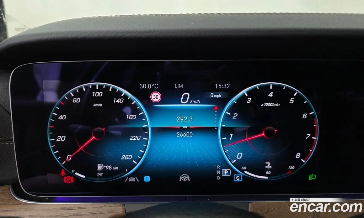 Mercedes-Benz E-Class 2023 2.0 автомат (гидро), фото 11