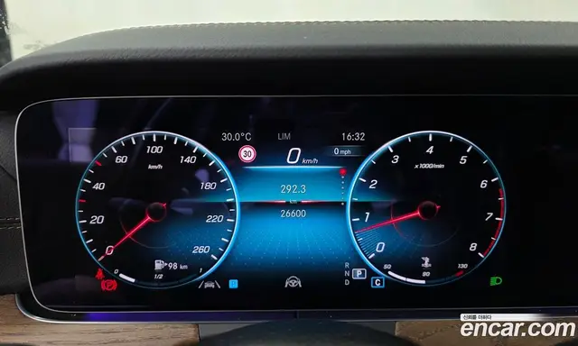 Mercedes-Benz E-Class 2023 2.0 автомат (гидро), миниатюра 11