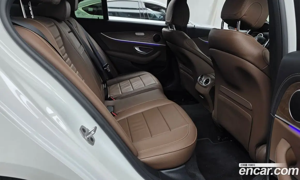 Mercedes-Benz E-Class 2023 2.0 автомат (гидро), фото 17