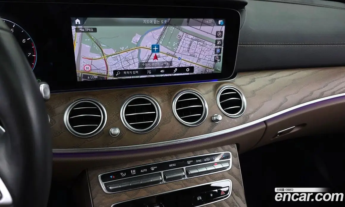 Mercedes-Benz E-Class 2023 2.0 автомат (гидро), фото 19