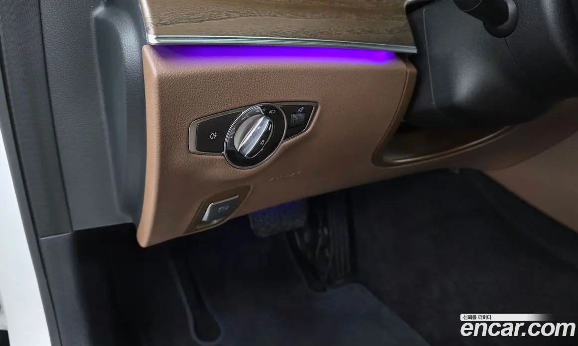 Mercedes-Benz E-Class 2023 2.0 автомат (гидро), фото 23