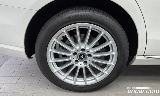 Mercedes-Benz E-Class 2023 2.0 автомат (гидро), миниатюра 5