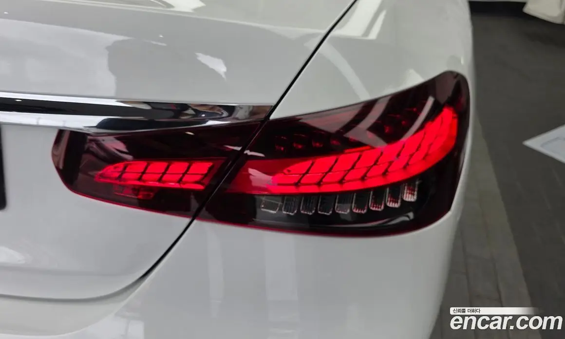 Mercedes-Benz E-Class 2023 2.0 автомат (гидро), фото 9